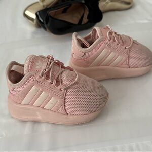 Baby girl Adidas shoes size 4